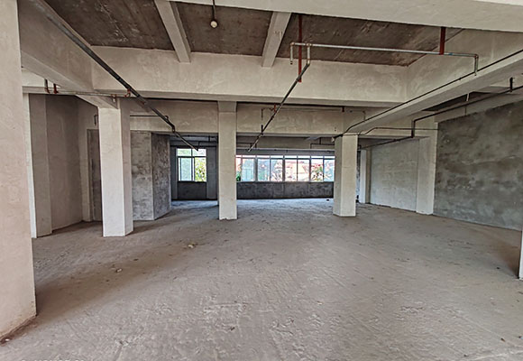 江陽(yáng)區(qū)況場(chǎng)鎮(zhèn)(佳鴻首創(chuàng)銘都)營(yíng)業(yè)房和車位整體拍賣